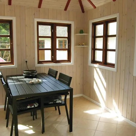 Three-bedroom In Semesterbostad *