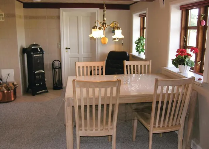 Three-bedroom In Hébergement de vacances